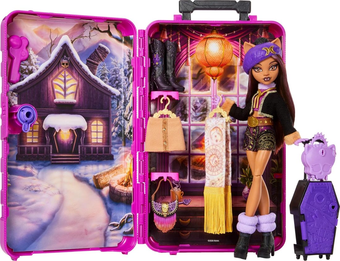 Clawdeen Wolf Cabin Slay-cation Suitcase Set view 3