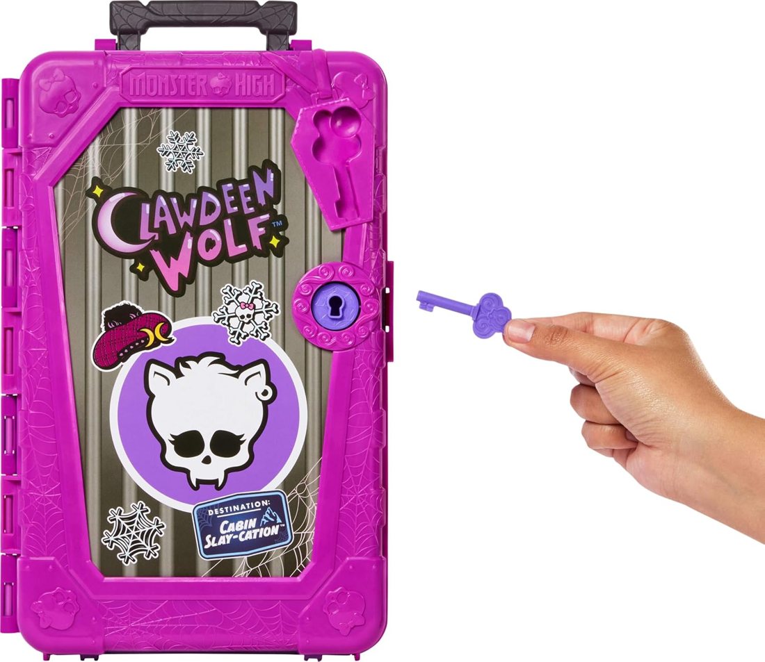Clawdeen Wolf Cabin Slay-cation Suitcase Set view 4