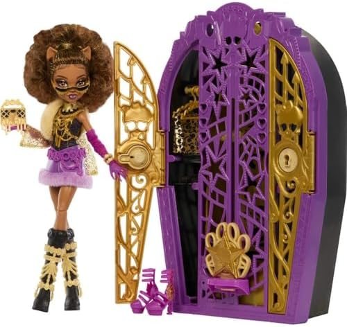 Clawdeen Wolf doll inside Hauntlywood Mysteries reveal closet with accessories