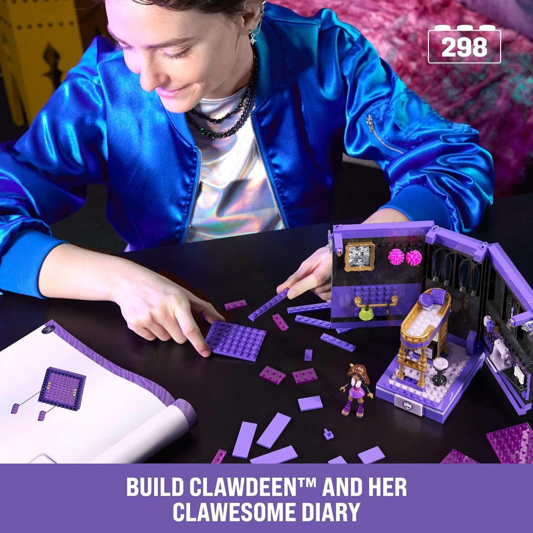 MEGA Clawdeen's Boo-k Den Building Set view 3